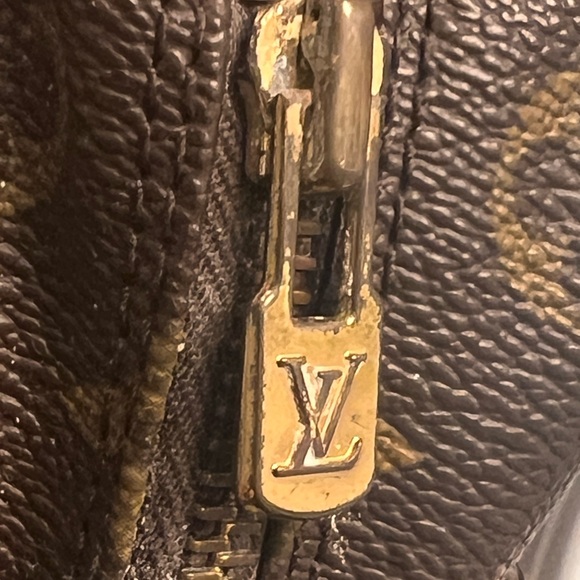 Louis Vuitton Brown Monogram Vintage Crossbody Bag - Picture 9 of 16